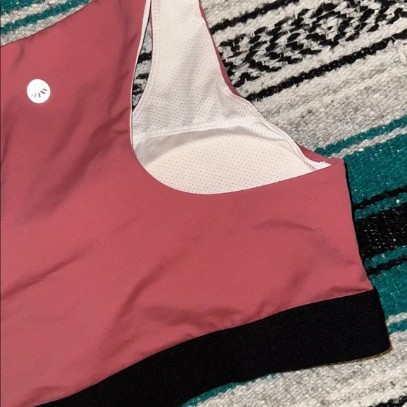 Senita Athletics *NWOT* Women's Sports Bra with Removable Pads - Picture 7 of 11